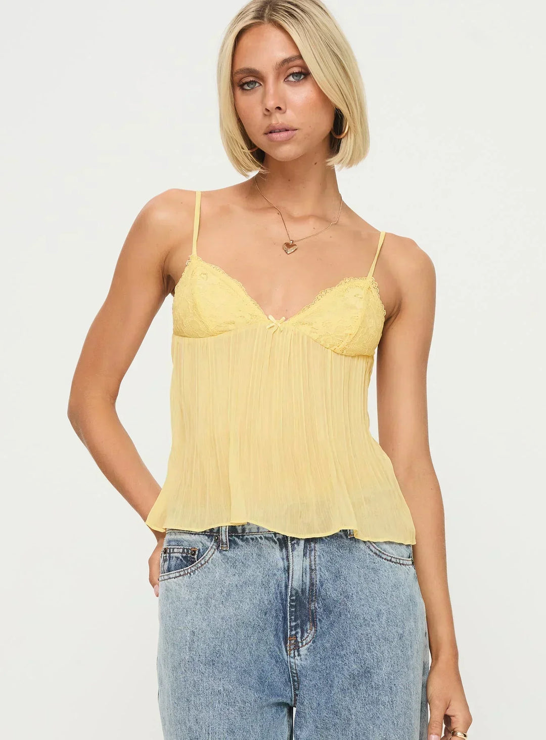 Women's Pleated Lightweight Top – Flowing Denim Design