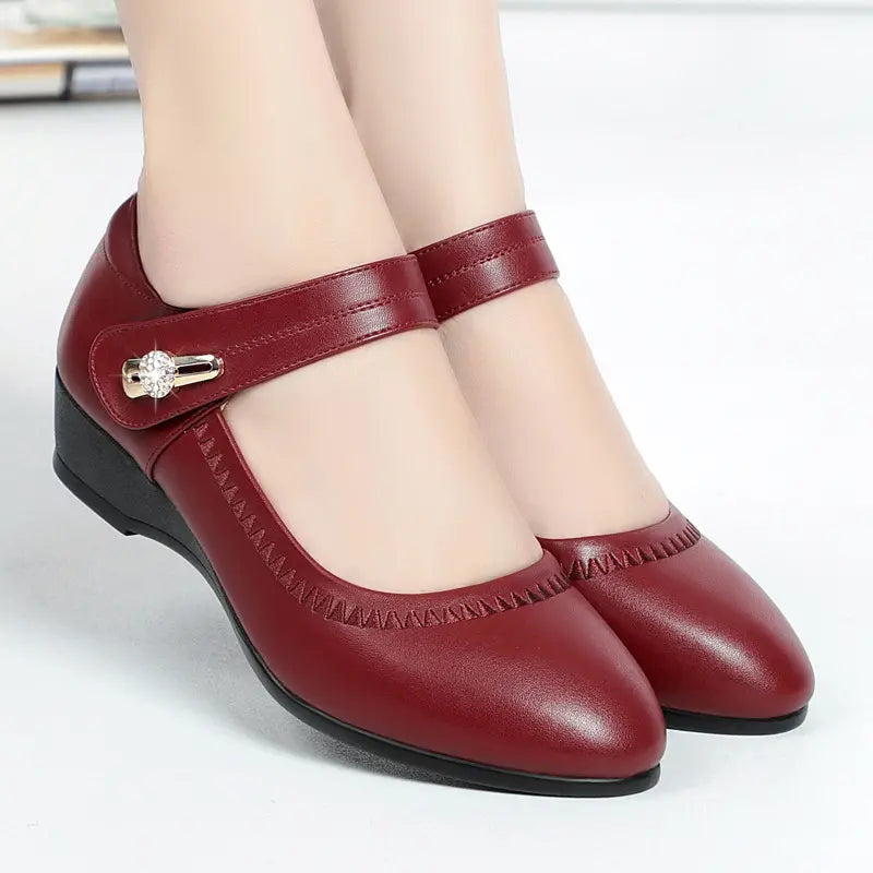 Women's Heeled Elegant Court Shoes – Comfortable Timeless Finish