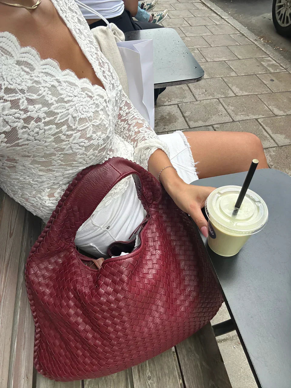 Elegant Leather Tote Bag – Refined Timeless Design