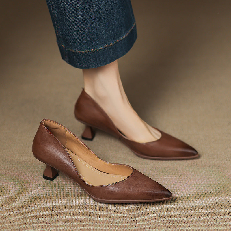 Women's Classic Leather Court Shoes – Flexible Heeled Finish