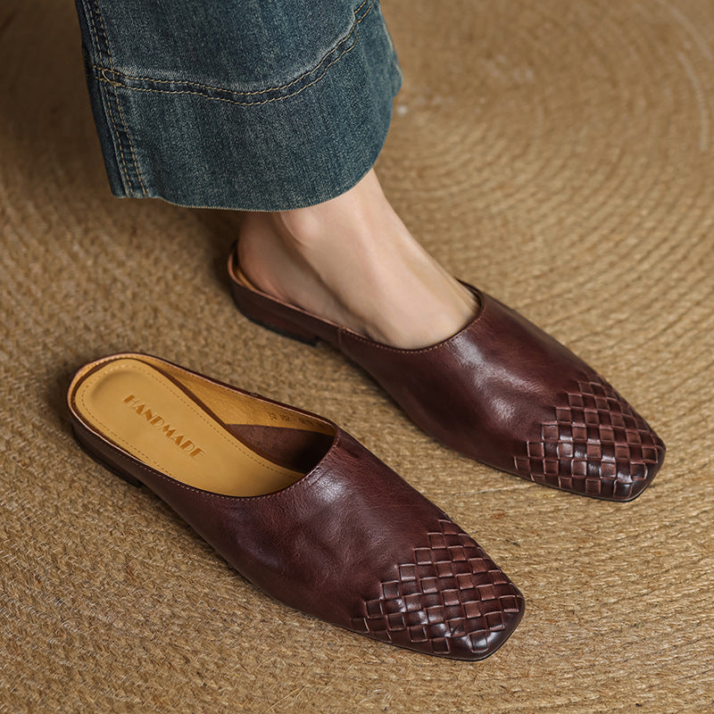 Women's Heeled Classic Court Shoes – Leather Square Toe Finish