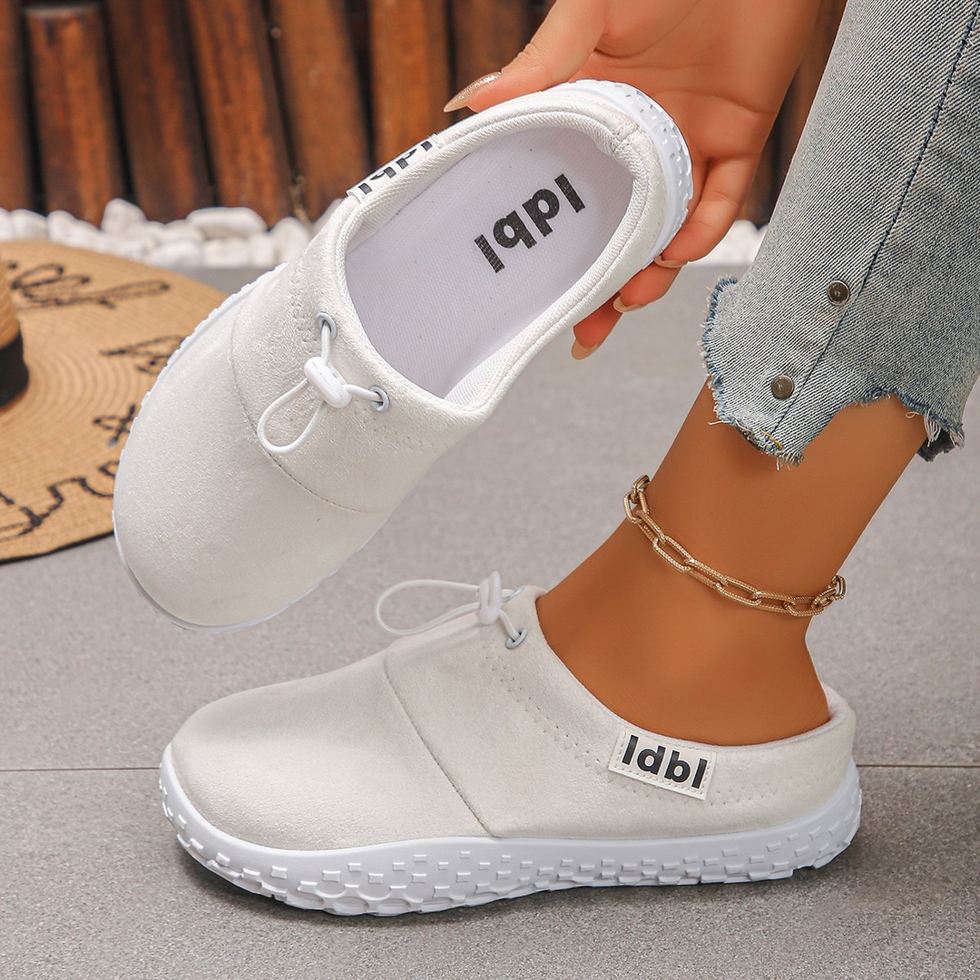 Women's Heeled Flexible Mules – Lightweight Buckle Finish
