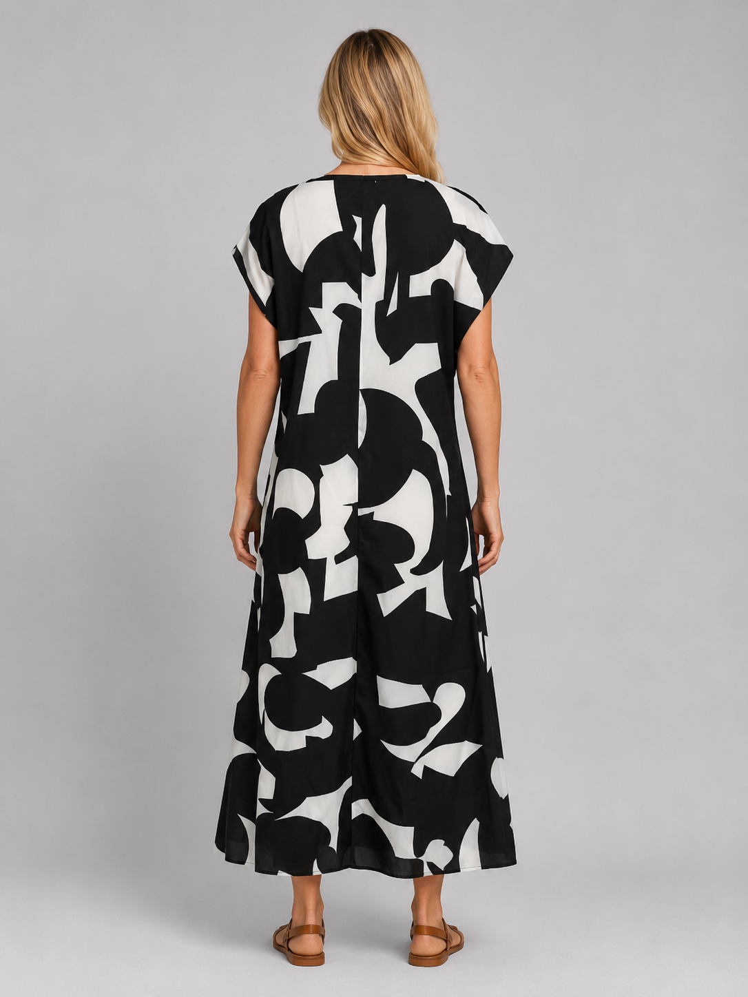 Women's Abstract Print Maxi Dress – Flattering Summer Style