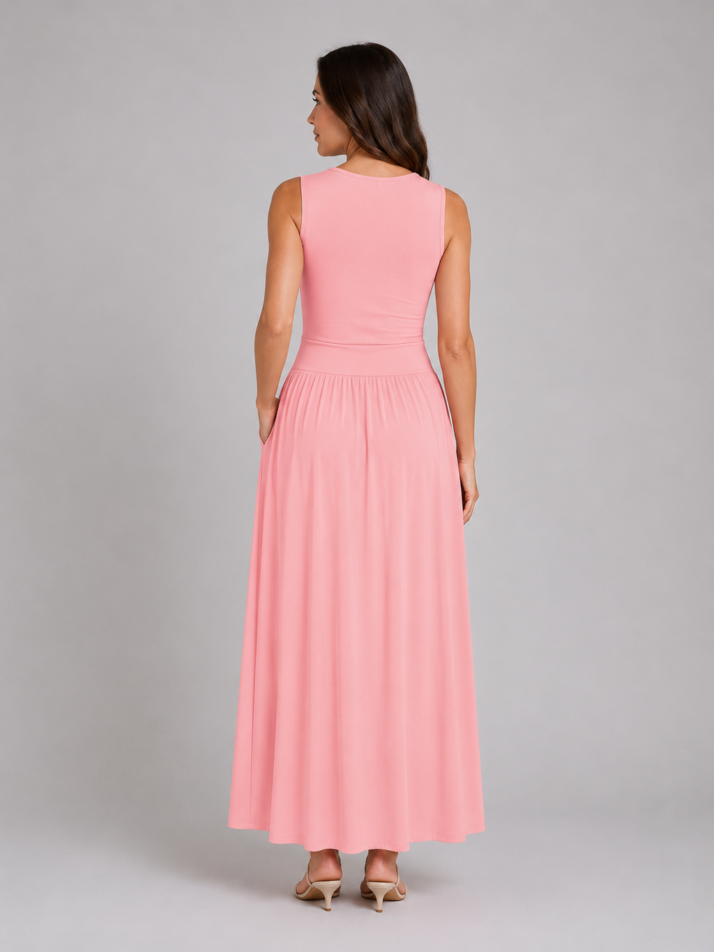 Women's Sleeveless Maxi Dress with Pockets – Ruched Waist Style