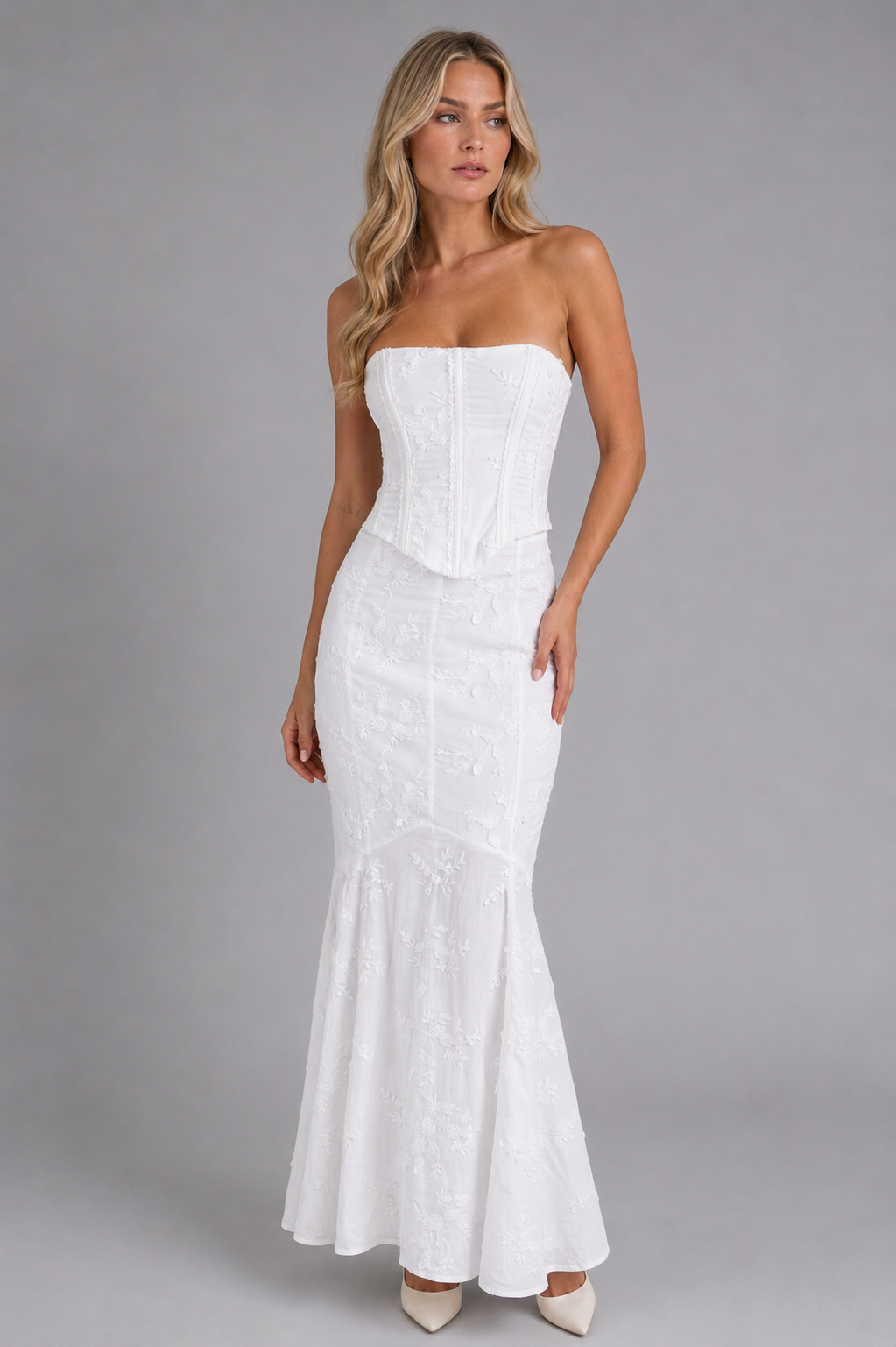 Women’s Strapless Lace Maxi Dress – Sculpted Corset Style