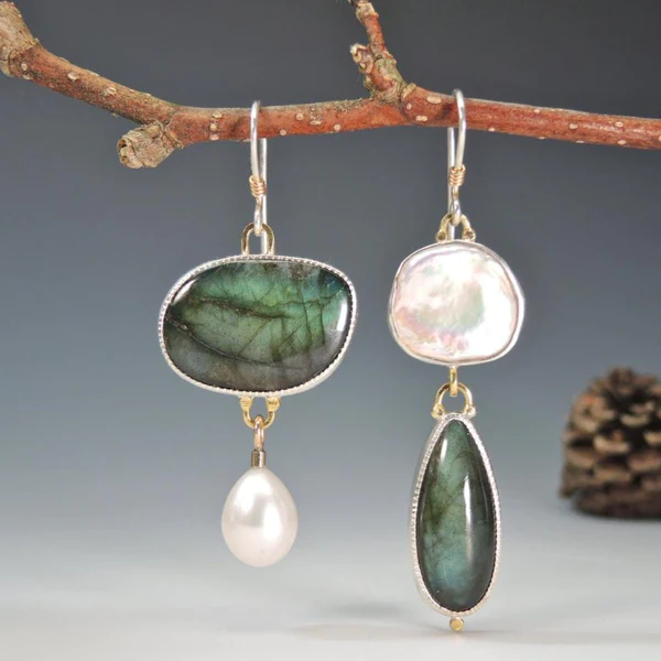 Vintage Earrings – Quiet Statement