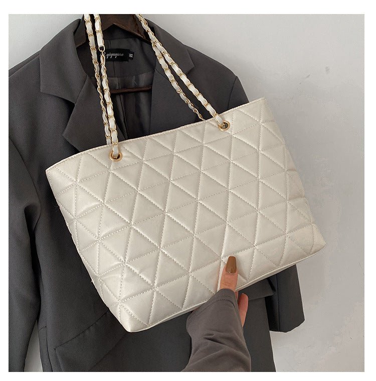 Elegant Modern Tote Bag – Timeless Design